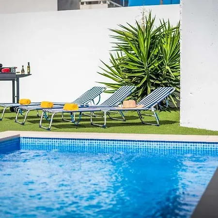 Villa Playa De Fanabe Sleeps 8 With Pool Air Con And Wifi