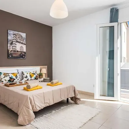 Villa Playa De Fanabe Sleeps 8 With Pool Air Con And Wifi *