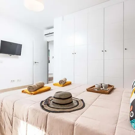 Playa De Fanabe Sleeps 8 With Pool Air Con And Wifi Villa *