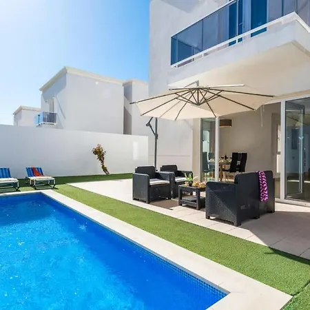 Villa Playa De Fanabe Sleeps 8 With Pool Air Con And Wifi *