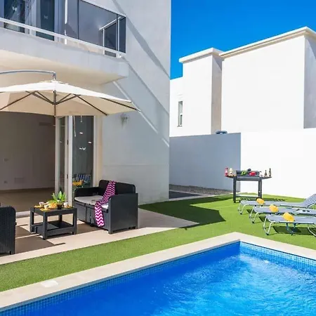 Playa De Fanabe Sleeps 8 With Pool Air Con And Wifi *