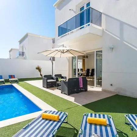 Villa Playa De Fanabe Sleeps 8 With Pool Air Con And Wifi Costa Adeje (Tenerife)