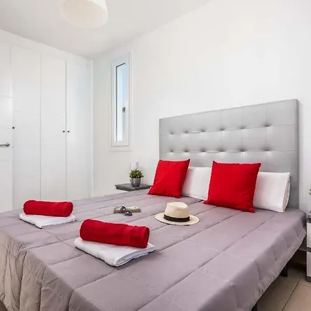 Playa De Fanabe Sleeps 8 With Pool Air Con And Wifi Costa Adeje (Tenerife)