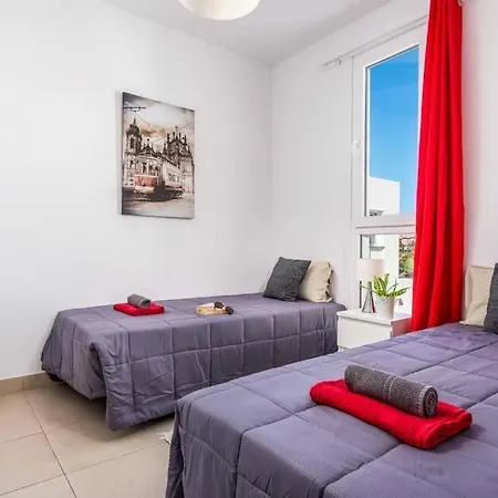 Playa De Fanabe Sleeps 8 With Pool Air Con And Wifi Villa