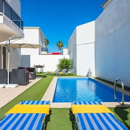 Villa Playa De Fanabe Sleeps 8 With Pool Air Con And Wifi *