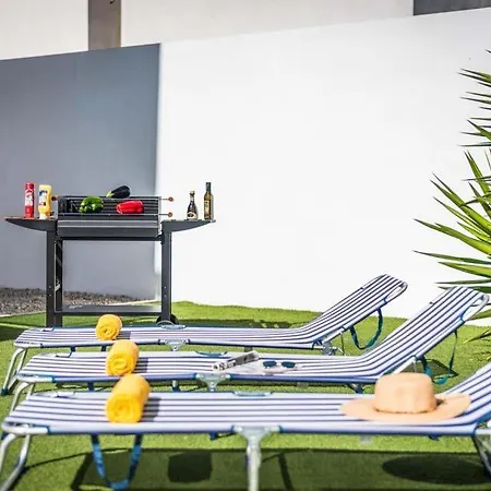 Villa Playa De Fanabe Sleeps 8 With Pool Air Con And Wifi *